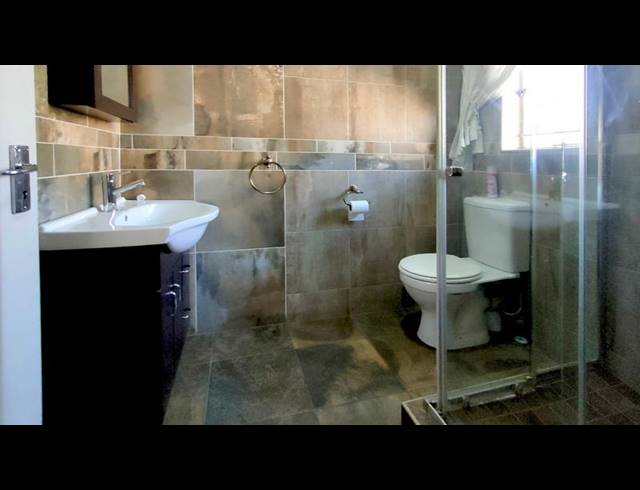 10 BEDROOM HOUSE FOR SALE IN DUVHA PARK